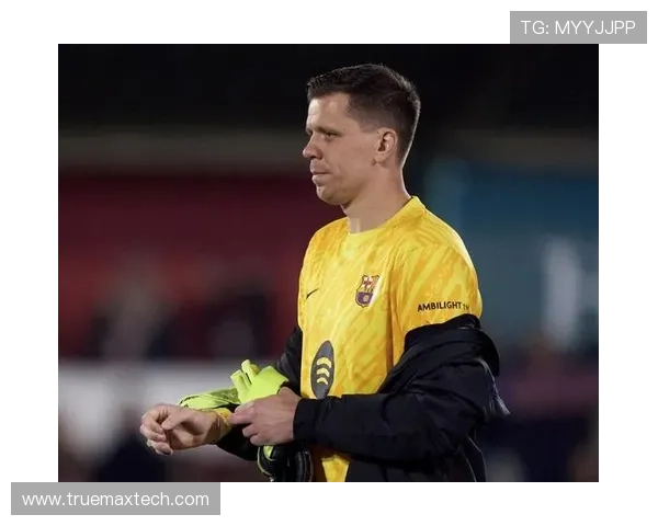 莱万:什琴斯尼会很快适应巴萨;我最佩服C罗的斗志 莱万:什琴斯尼会很快适应巴萨;我最佩服C罗的斗志